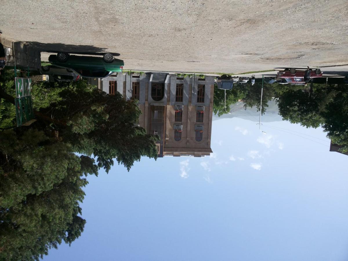 Arpa Hotel Yeghegnadzor Екстериор снимка
