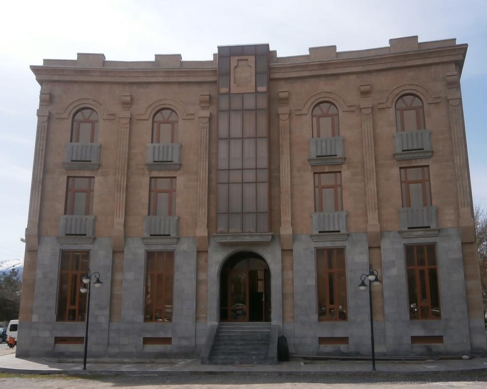 Arpa Hotel Yeghegnadzor Екстериор снимка