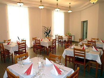 Arpa Hotel Yeghegnadzor Екстериор снимка